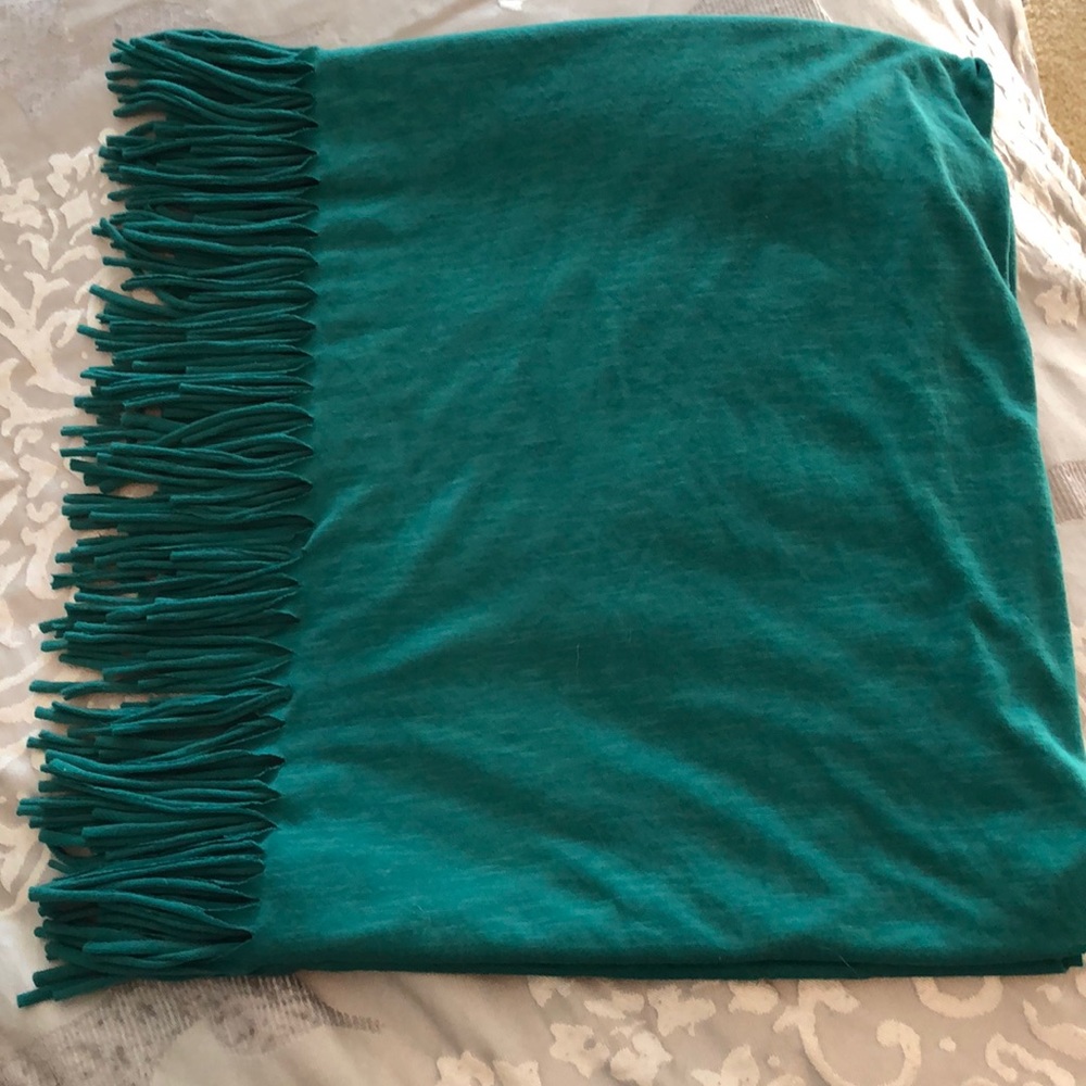 Green fringed Infiniti scarf jersey-knit (t-shirt material)